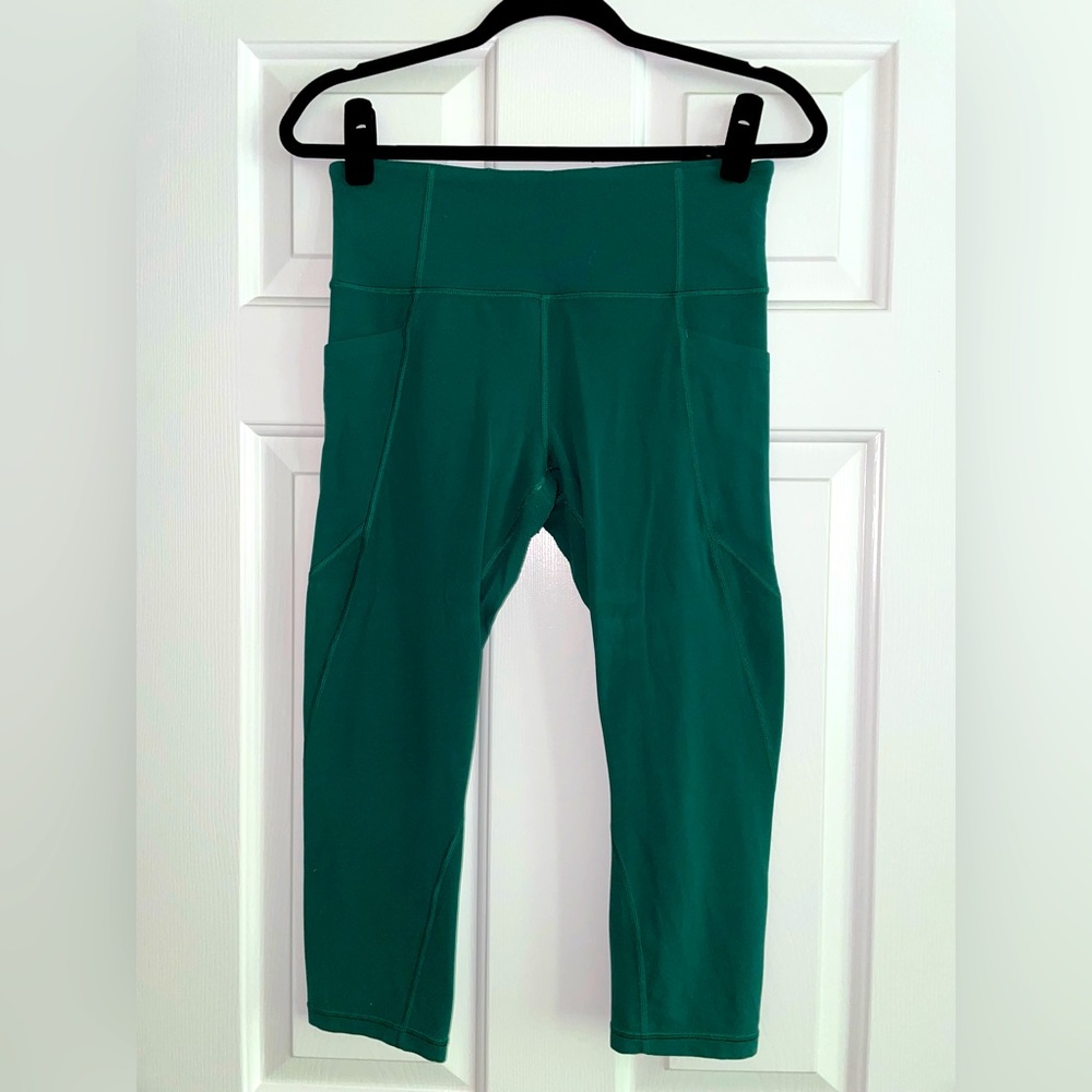 Athleta Salutation Stash Capri